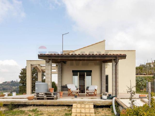 Villa Indipendente in vendita a Semini, Caltagirone