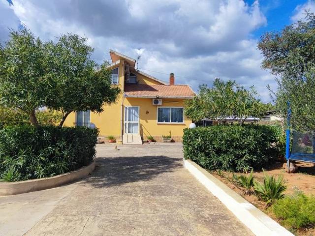 Villa Indipendente in vendita a Mazzone, Caltagirone