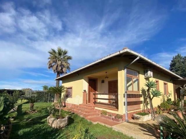 Villa Indipendente in vendita a Caltagirone, Sicilia
