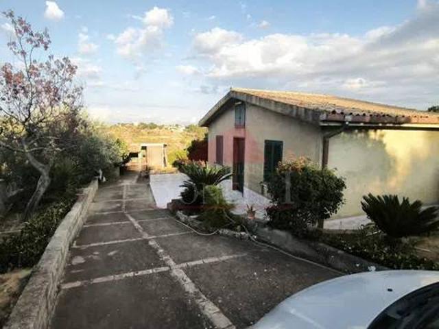 Villa Indipendente in vendita a Caltagirone, Sicilia