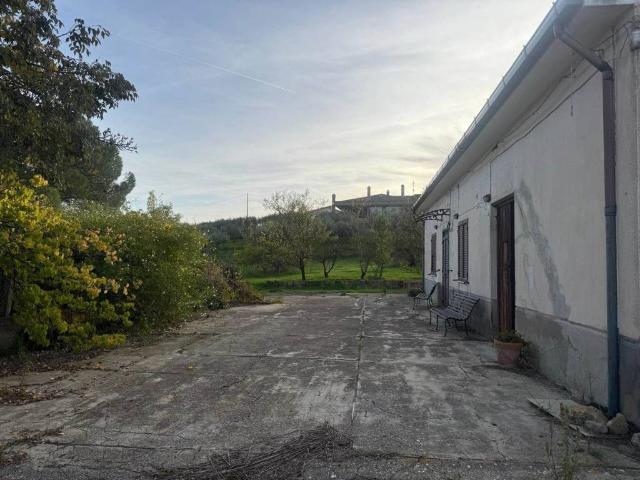 Villa Indipendente in vendita a Caltanissetta, Sicilia