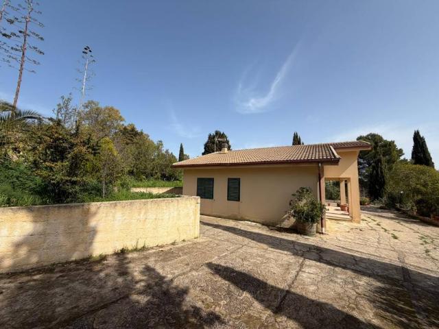 Villa Indipendente in vendita a Caltanissetta, Sicilia