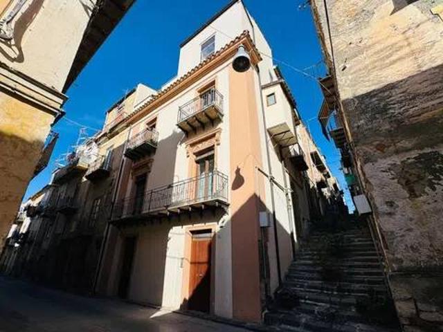 Villa Indipendente in vendita a Quartiere Provvidenza, Caltanissetta