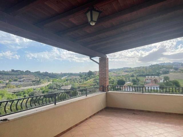 Villa Indipendente in vendita a Caltanissetta, Sicilia