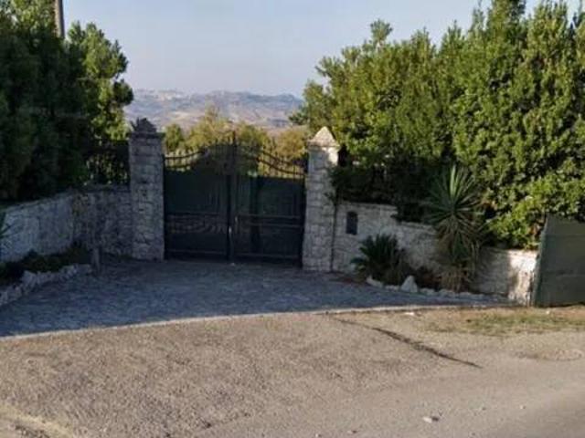 Villa Indipendente in vendita a Caltanissetta, Sicilia