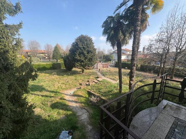 Villa Indipendente in vendita a Calusco D'adda, Lombardia