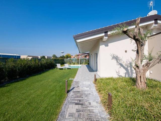 Villa Indipendente in vendita a Calvagese Della Riviera, Lombardia