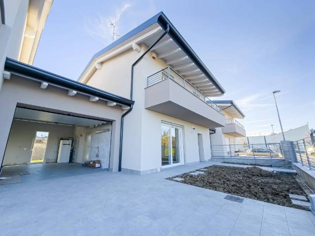 Villa Indipendente in vendita a Calvenzano, Lombardia
