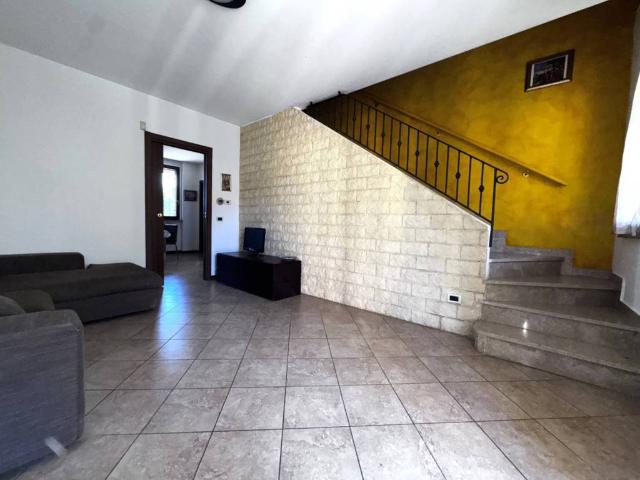Villa Indipendente in vendita a Calvenzano, Lombardia