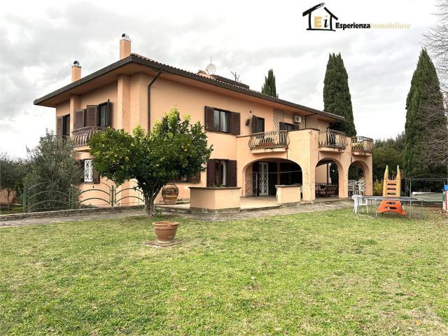 Villa Indipendente in vendita a Calvi Dell'umbria, Umbria