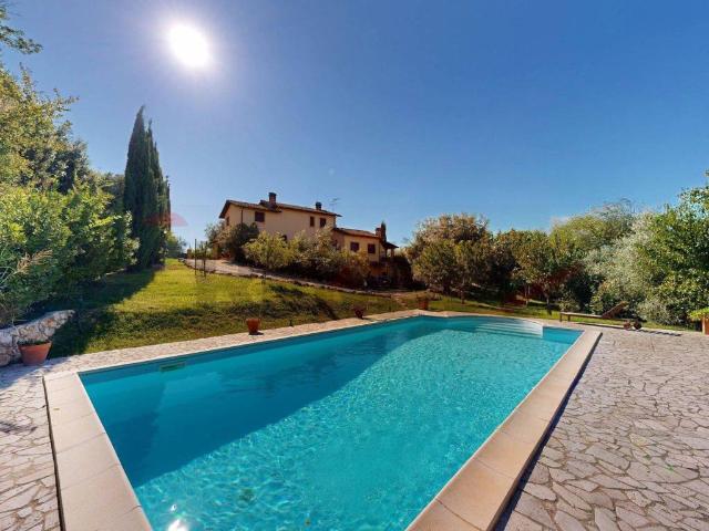 Villa Indipendente in vendita a Calvi Dell'umbria, Umbria