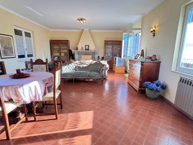 Villa Indipendente in vendita a Calvi Dell'umbria, Umbria