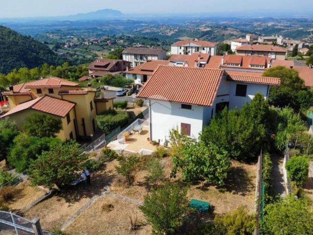 Villa Indipendente in vendita a Calvi Dell'umbria, Umbria