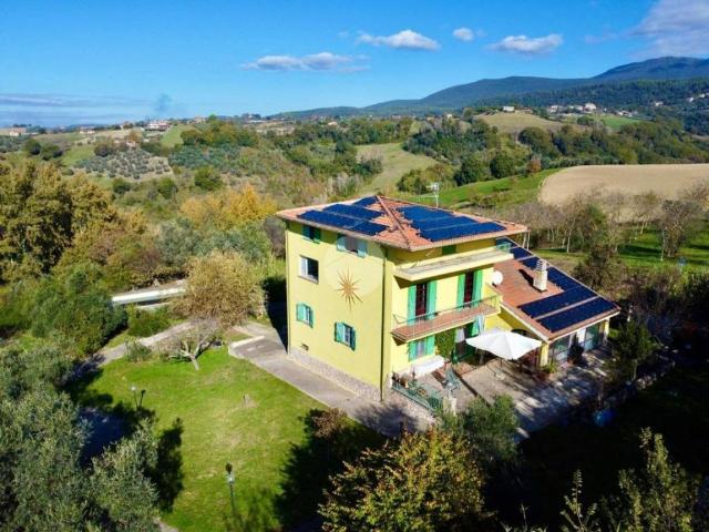 Villa Indipendente in vendita a Calvi Dell'umbria, Umbria