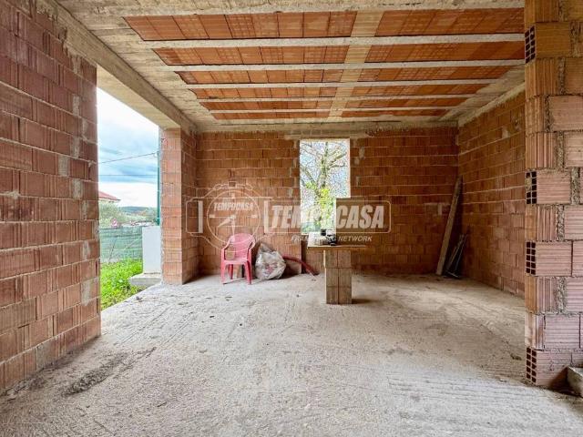 Villa Indipendente in vendita a Calvi Risorta, Campania