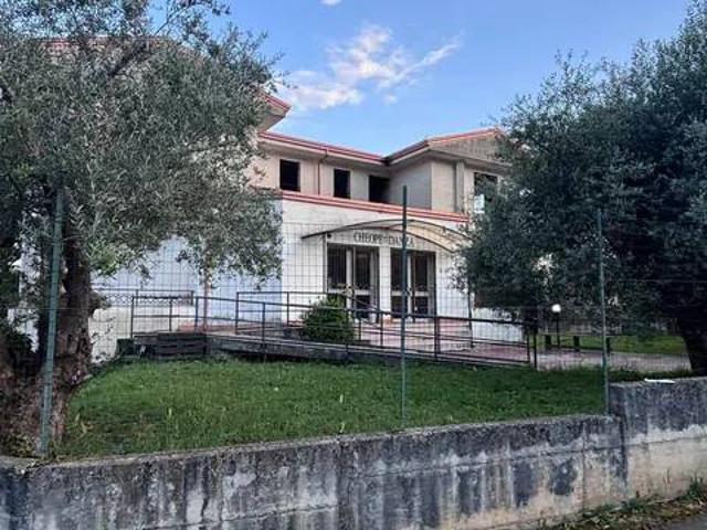 Villa Indipendente in vendita a Calvi Risorta, Campania