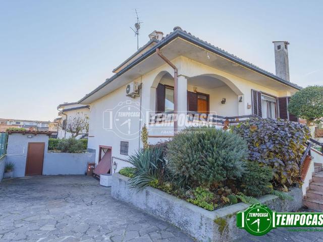 Villa Indipendente in vendita a Calvignasco, Lombardia