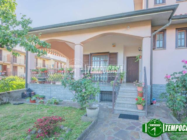 Villa Indipendente in vendita a Calvignasco, Lombardia