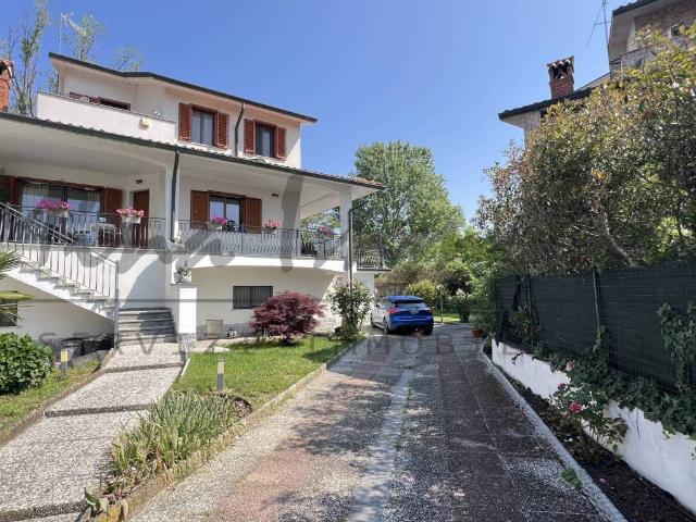 Villa Indipendente in vendita a Calvignasco, Lombardia