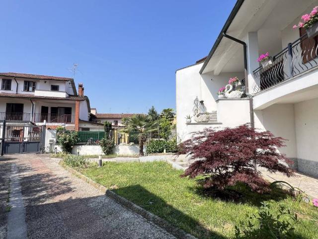 Villa Indipendente in vendita a Calvignasco, Lombardia