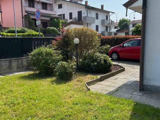 Villa Indipendente in vendita a Calvignasco, Lombardia