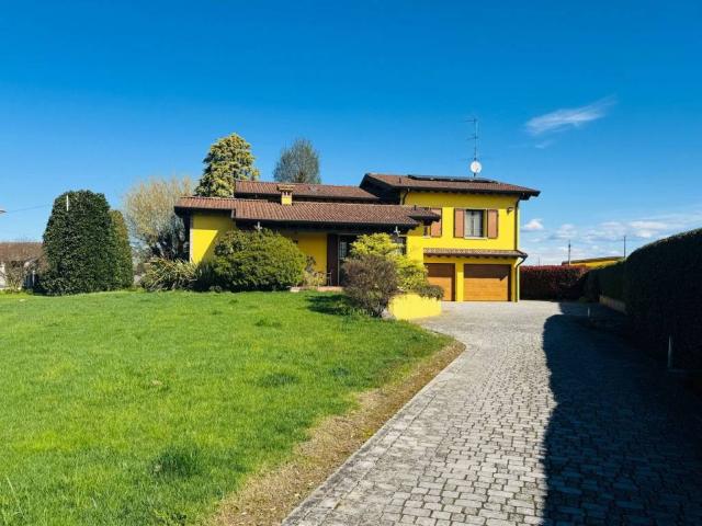Villa Indipendente in vendita a Calvisano, Lombardia