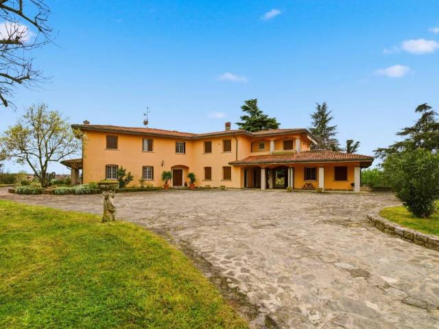Villa Indipendente in vendita a Calvisano, Lombardia