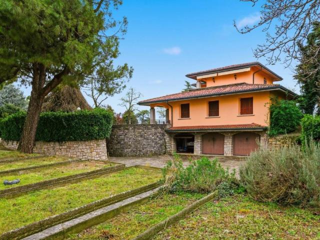 Villa Indipendente in vendita a Calvisano, Lombardia
