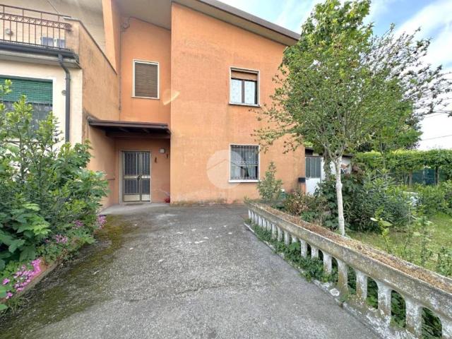 Villa Indipendente in vendita a Calvisano, Lombardia