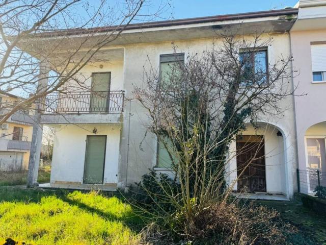 Villa Indipendente in vendita a Mezzane di Calvisano, Calvisano