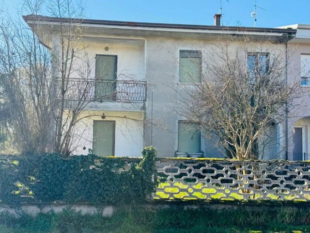 Villa Indipendente in vendita a Mezzane di Calvisano, Calvisano