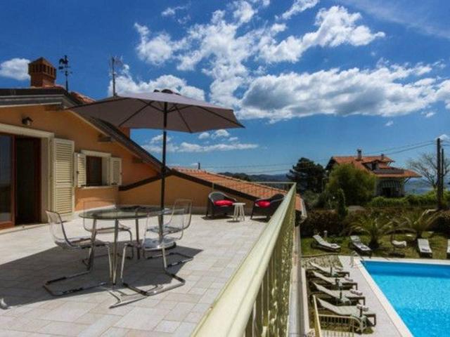 Villa Indipendente in vendita a Misigliano, Camaiore