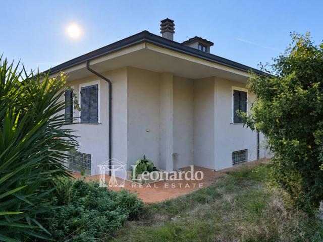 Villa Indipendente in vendita a Nocchi, Camaiore