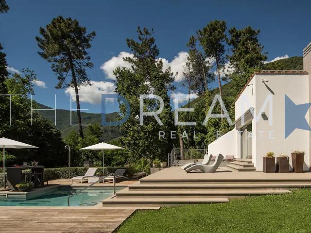 Villa Indipendente in vendita a Nocchi, Camaiore