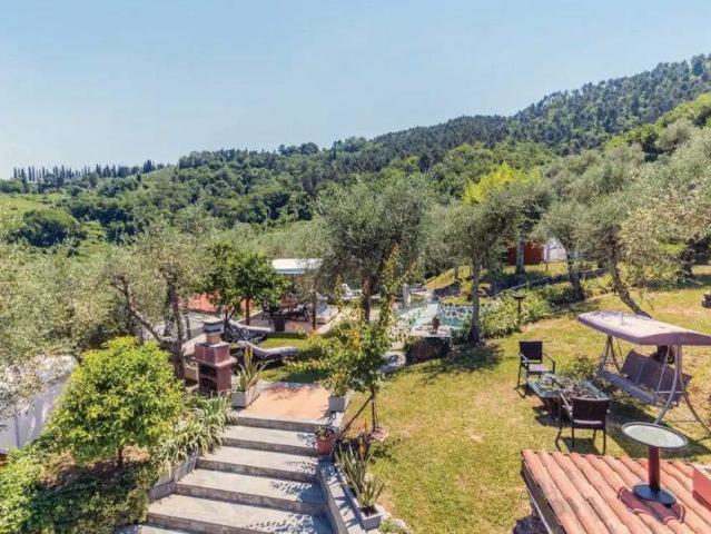 Villa Indipendente in vendita a Nocchi, Camaiore