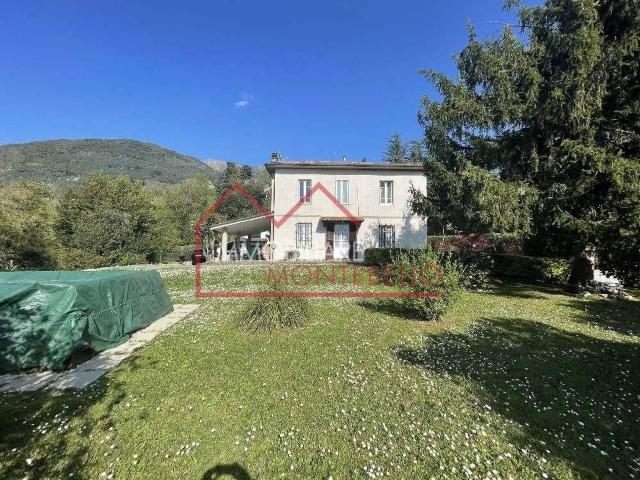 Villa Indipendente in vendita a Nocchi, Camaiore