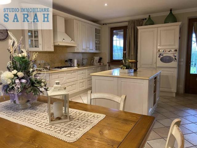Villa Indipendente in vendita a località Bucine, Camaiore