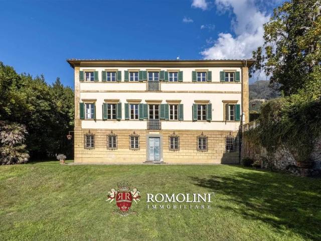 Villa Indipendente in vendita a Campiglioni, Camaiore