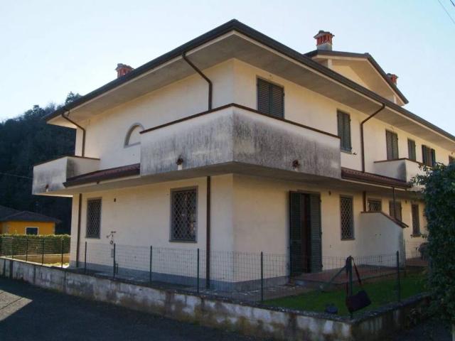 Villa Indipendente in vendita a Orbicciano, Camaiore
