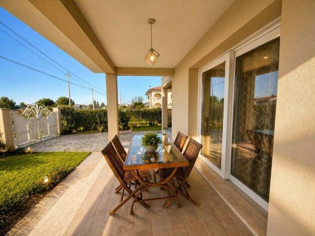 Villa Indipendente in vendita a Carraia, Camaiore