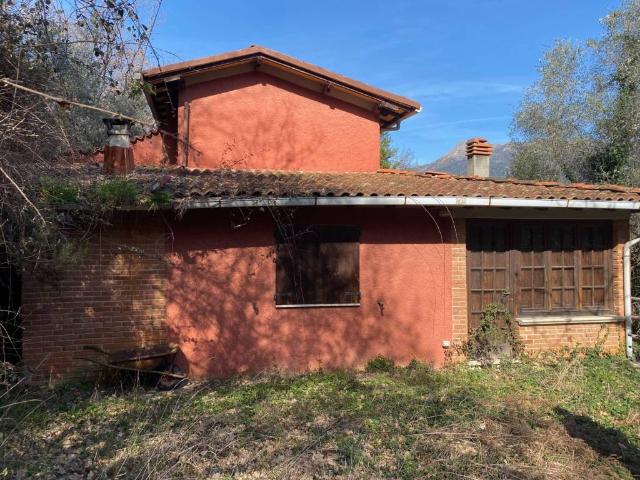 Villa Indipendente in vendita a Camaiore, Toscana