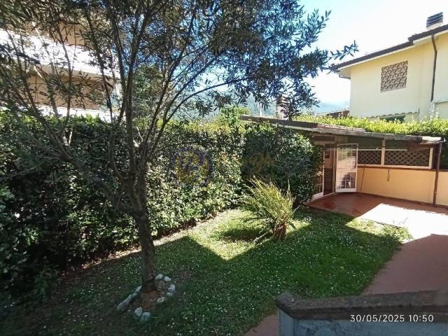 Villa Indipendente in vendita a Camaiore, Lucca