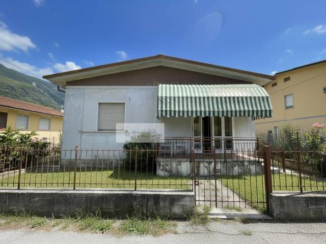 Villa Indipendente in vendita a Camaiore, Toscana