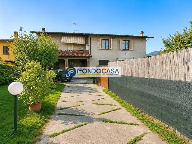 Villa Indipendente in vendita a Camaiore, Toscana