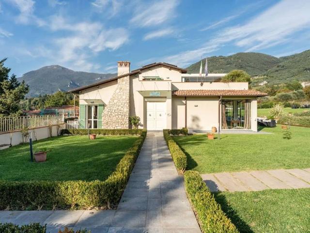 Villa Indipendente in vendita a Pieve, Camaiore