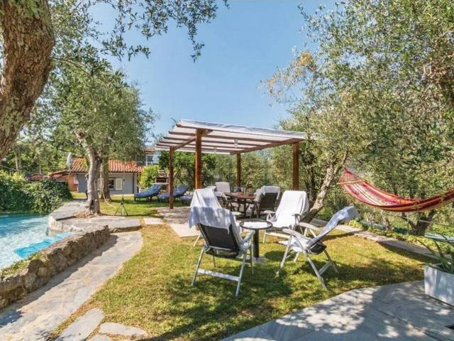 Villa Indipendente in vendita a Marignana, Camaiore