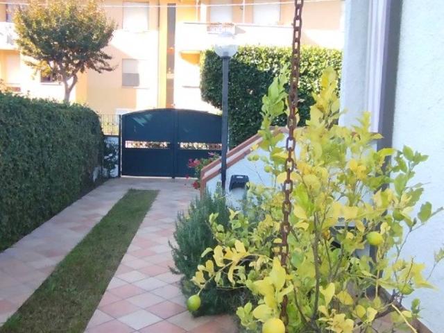 Villa Indipendente in vendita a Camaiore, Toscana