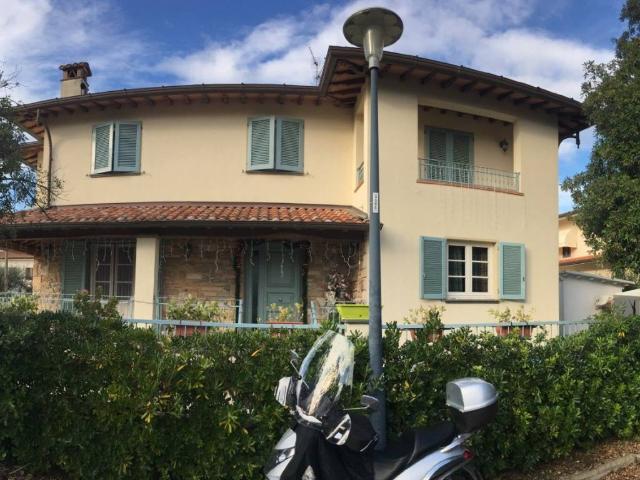 Villa Indipendente in vendita a località Bucine, Camaiore