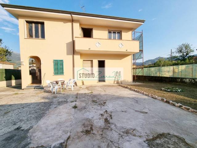 Villa Indipendente in vendita a Camaiore, Toscana