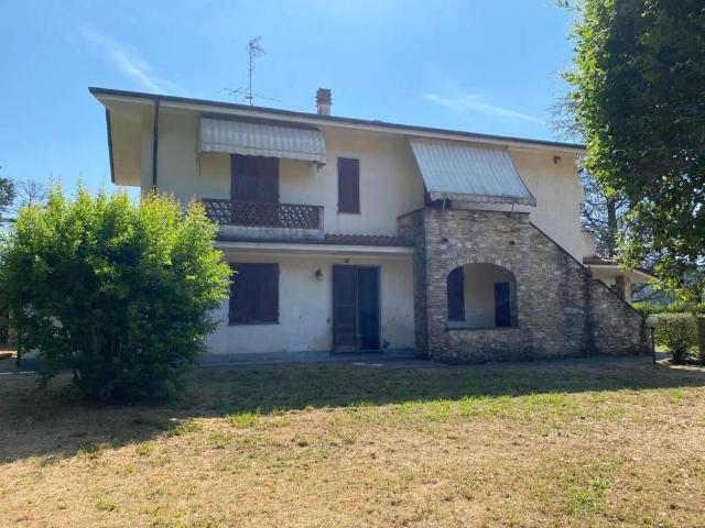 Villa Indipendente in vendita a Montemagno, Camaiore